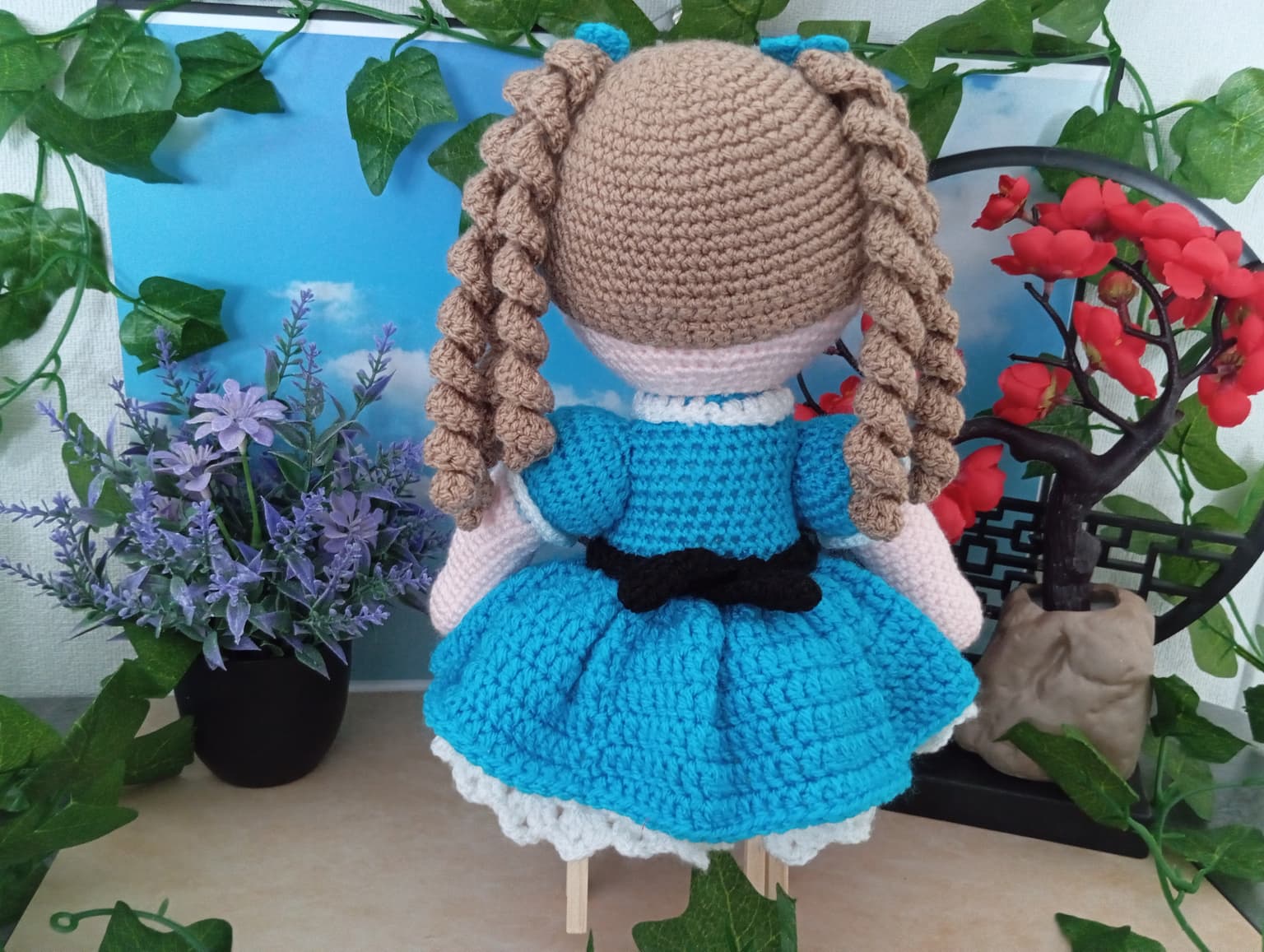 Poupée Européenne - robe bleue
