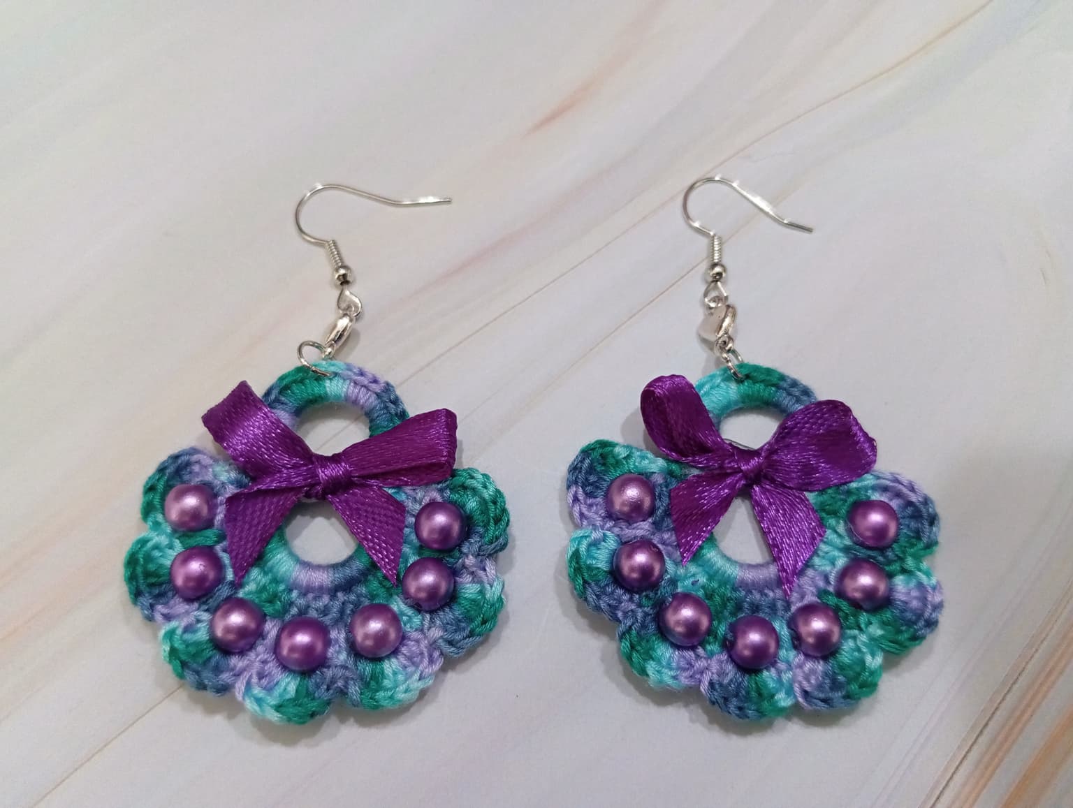 Boucle d'Oreille Verte/Lilas avec perles