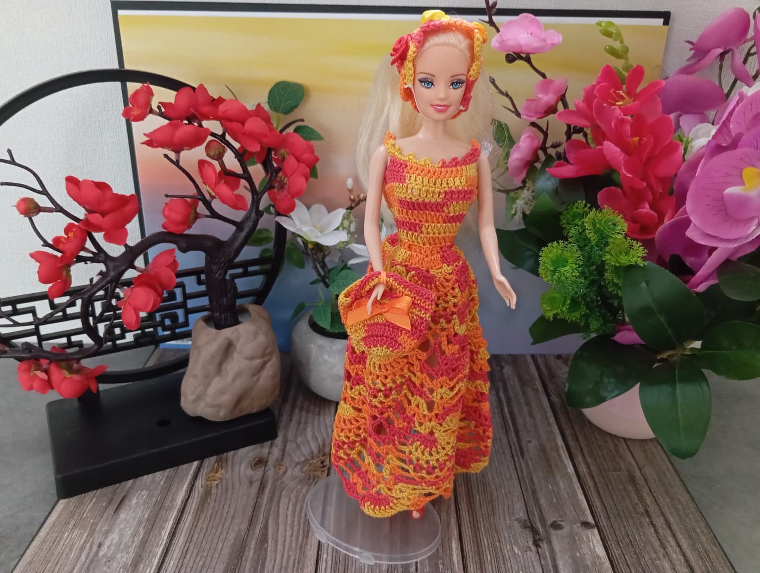 Robe orange/jaune/rouge pour poupée type Barbie