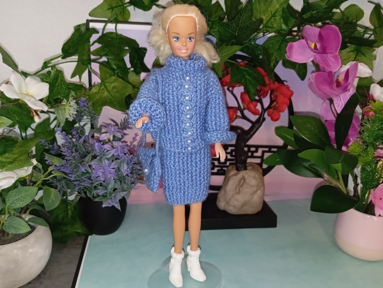 Tailleur bleu pour poupée type Barbie