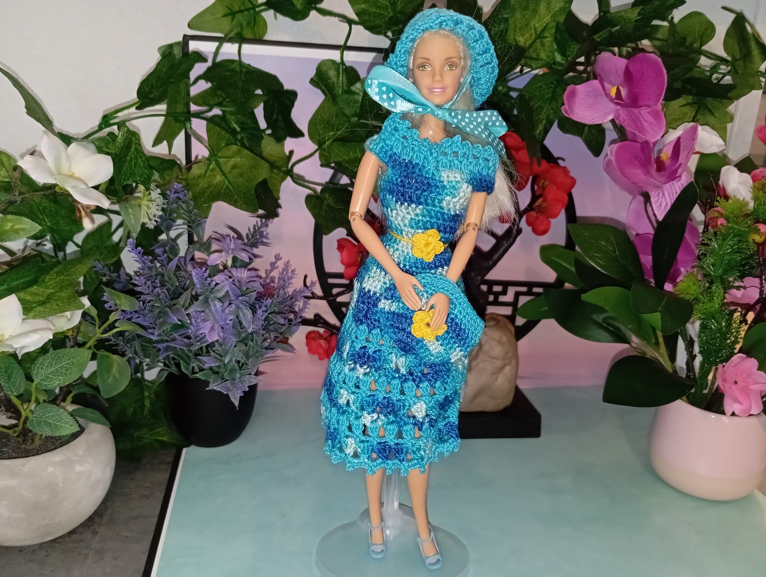 Robe turquoise et bleu pour poupée type Barbie