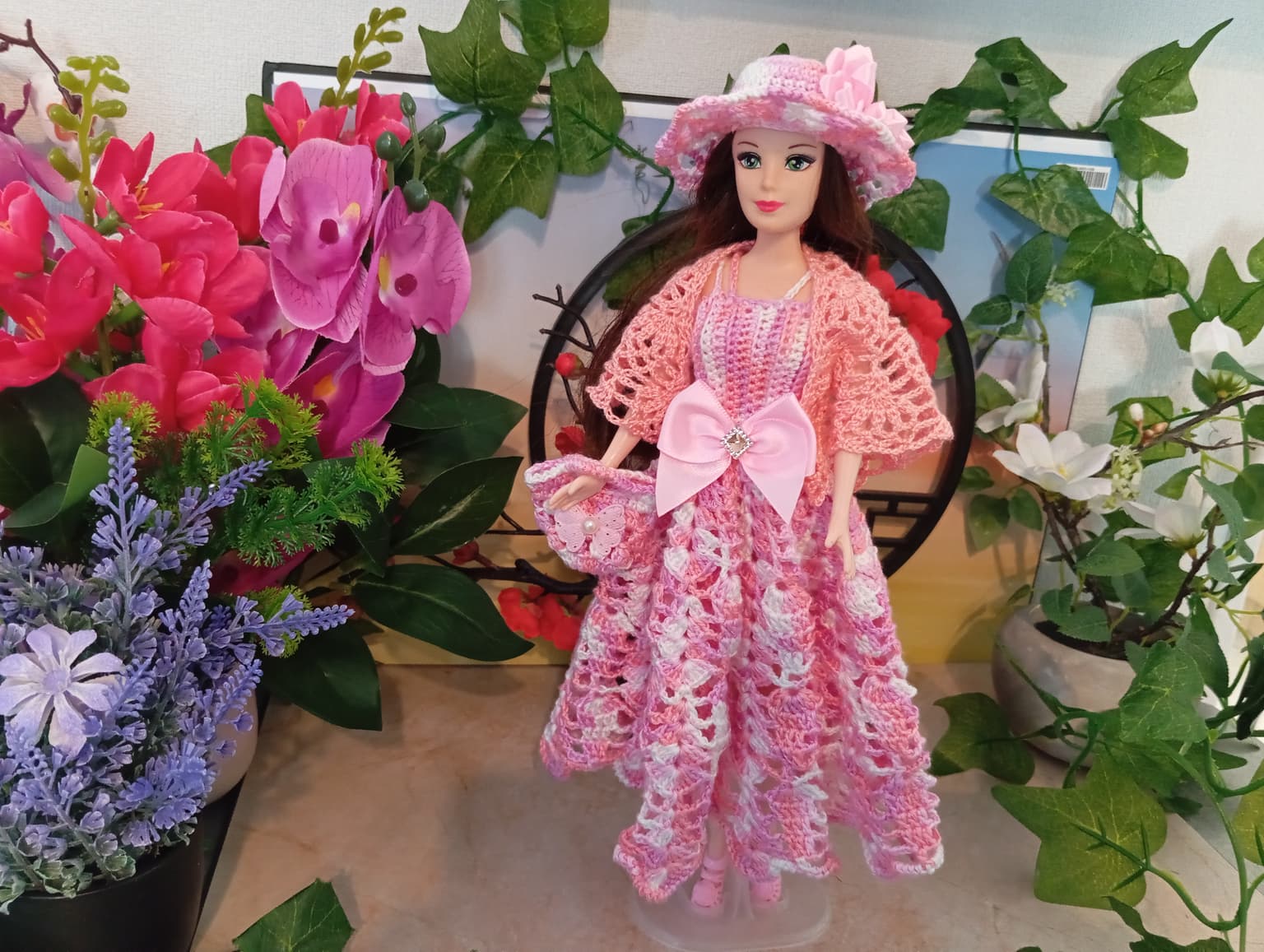 Robe rose/blanche pour poupée type Barbie