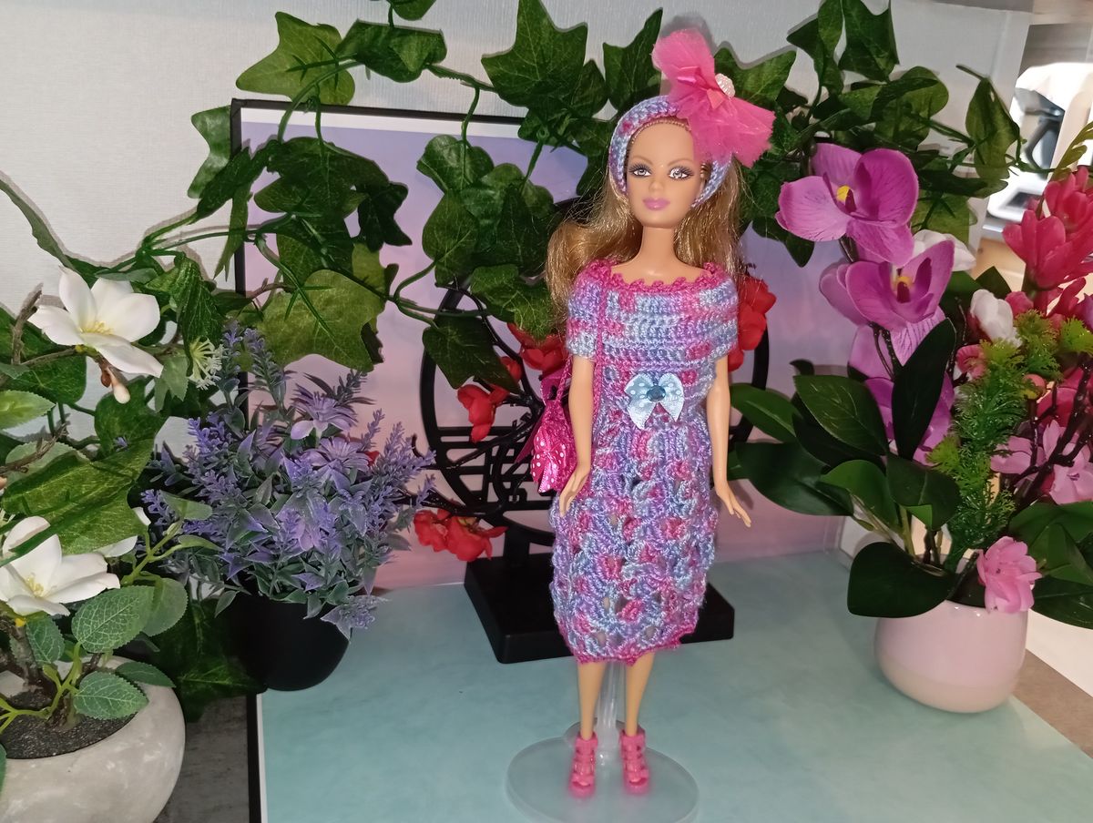 Robe longue bleu/fuchsia/mauve pour poupée type Barbie