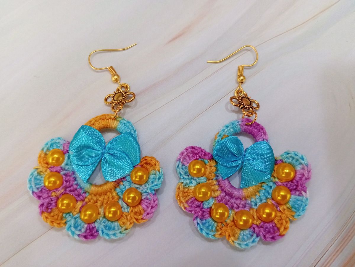 Boucle d'Oreille Bleue/Violette/Jaune moutarde avec perles