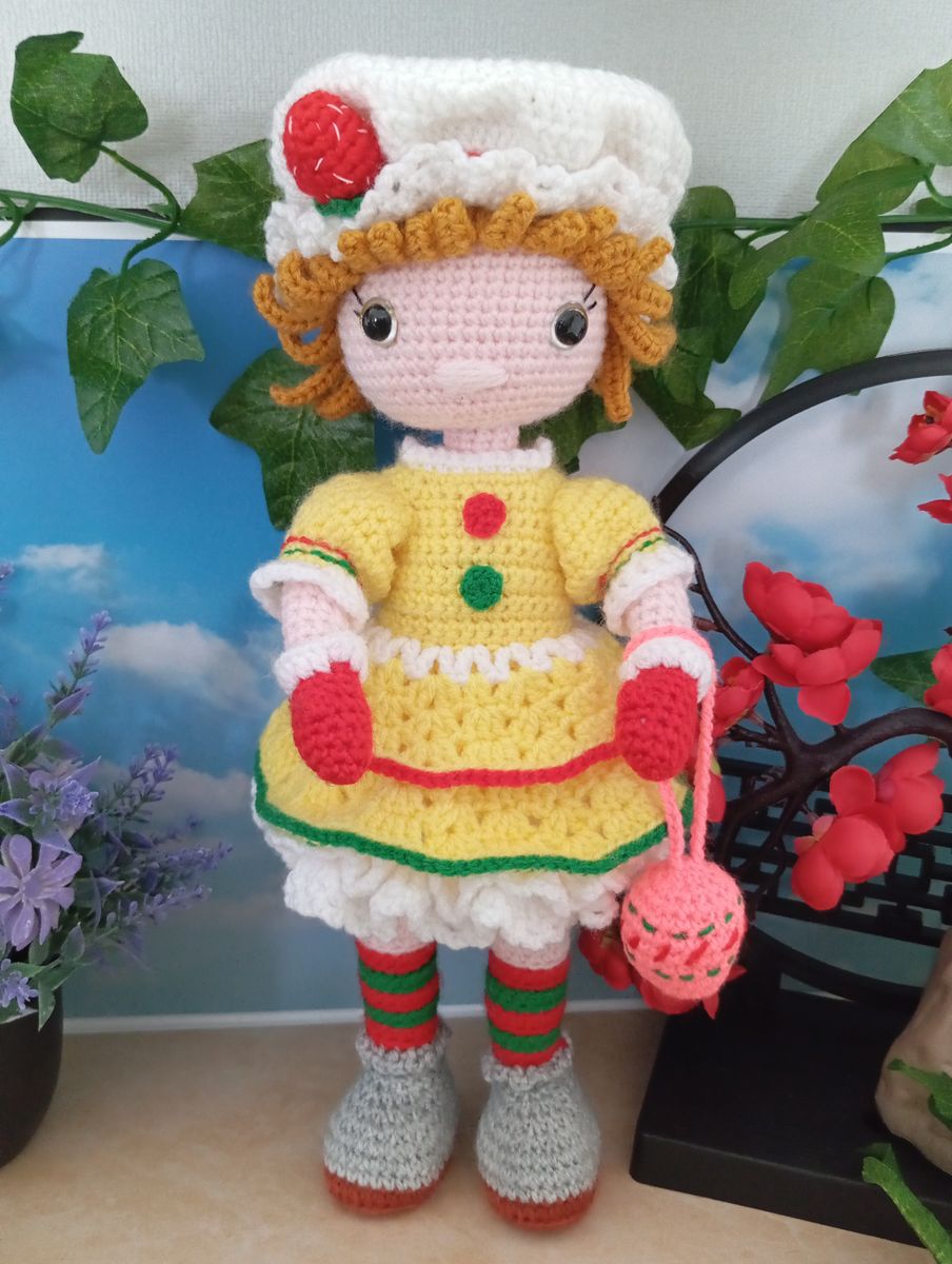 Poupée Amigurumi robe jaune