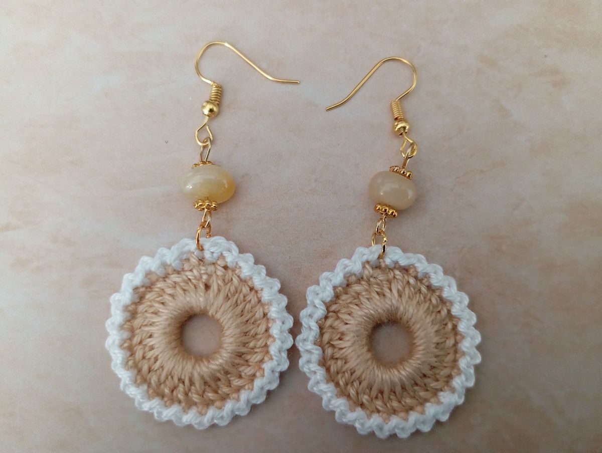 Boucle d'Oreille ronde blanche/beige