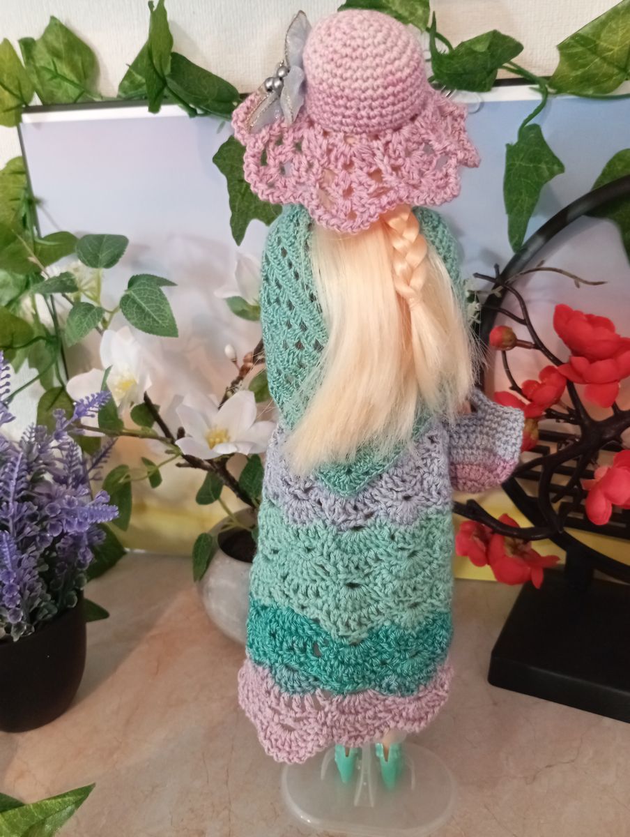 Robe bleu-gris/vert/rose pour poupée type Barbie
