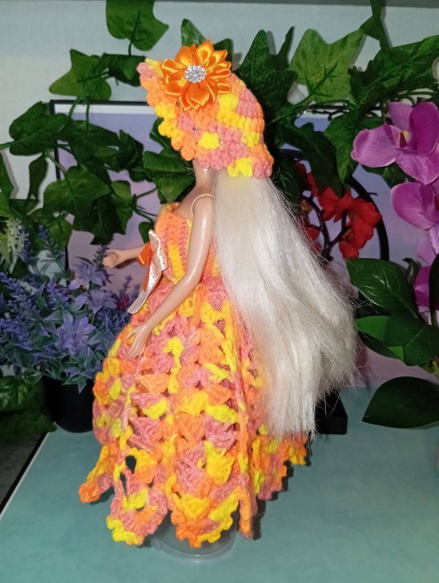 Robe longue orange/jaune pour poupée type Barbie