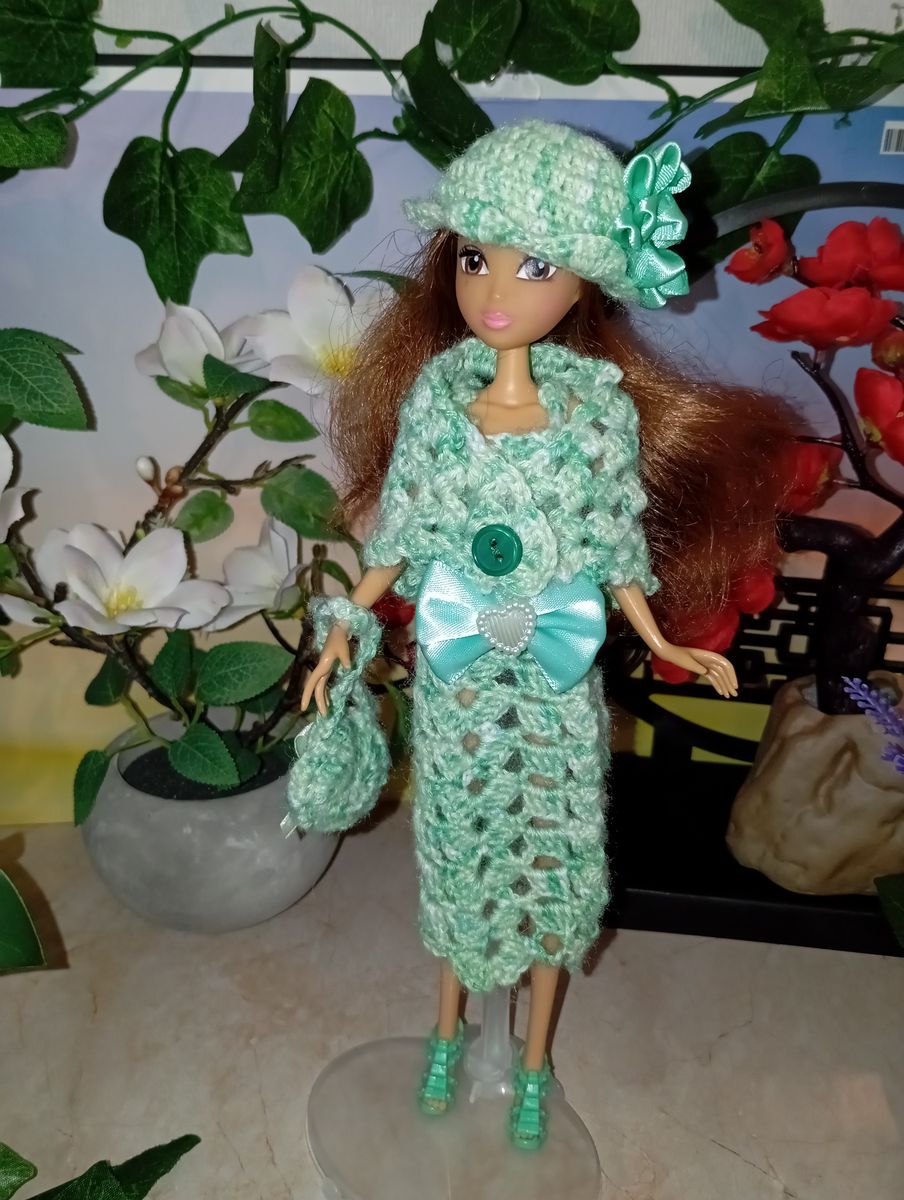 Robe verte pour poupée type Barbie