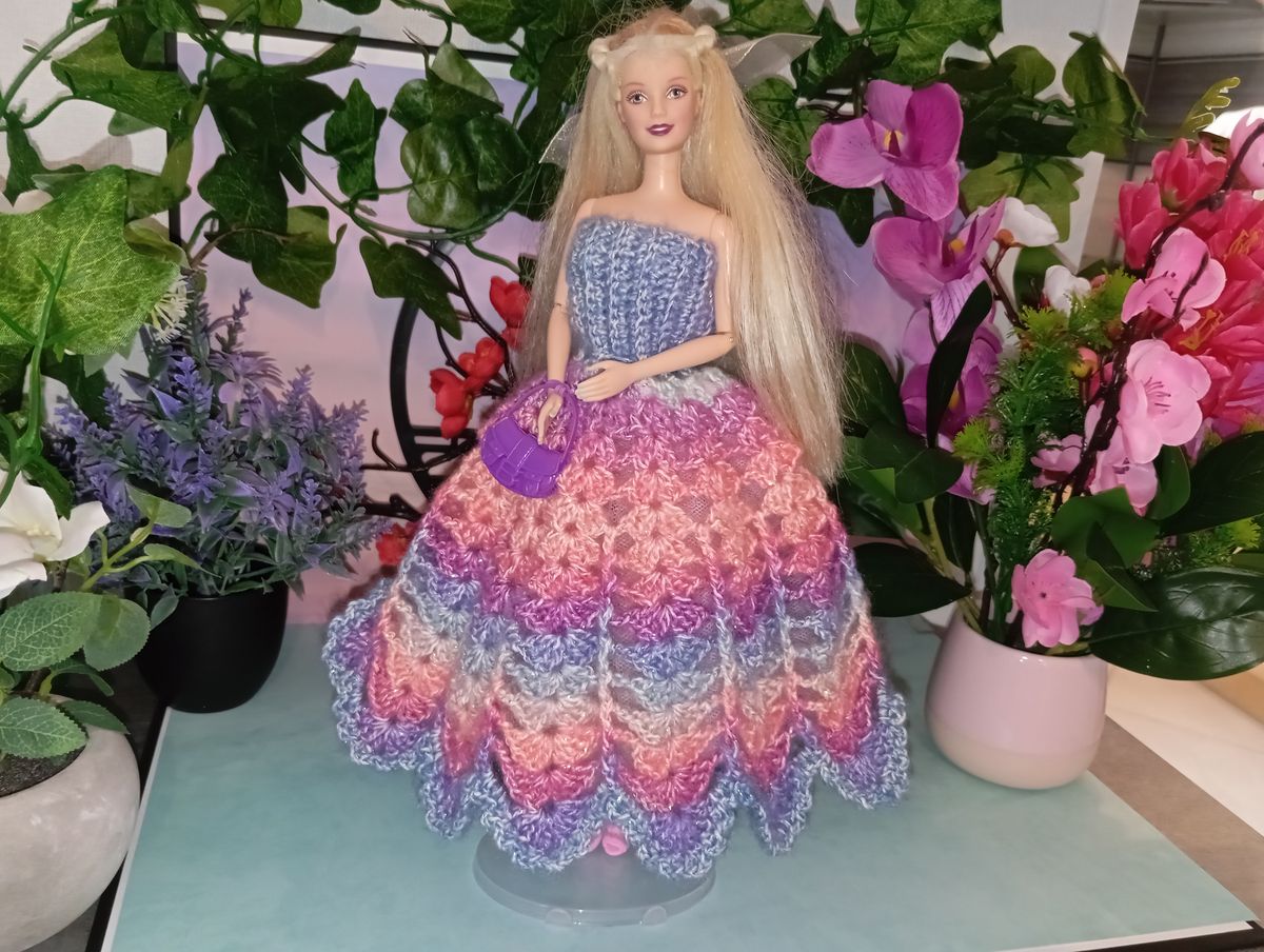 Robe longue multicolore pour poupée type Barbie