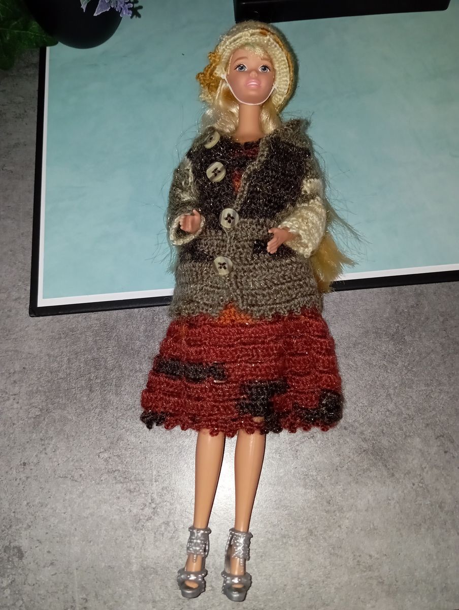Ensemble Robe Manteau rouille/gris/marron pour poupée type Barbie