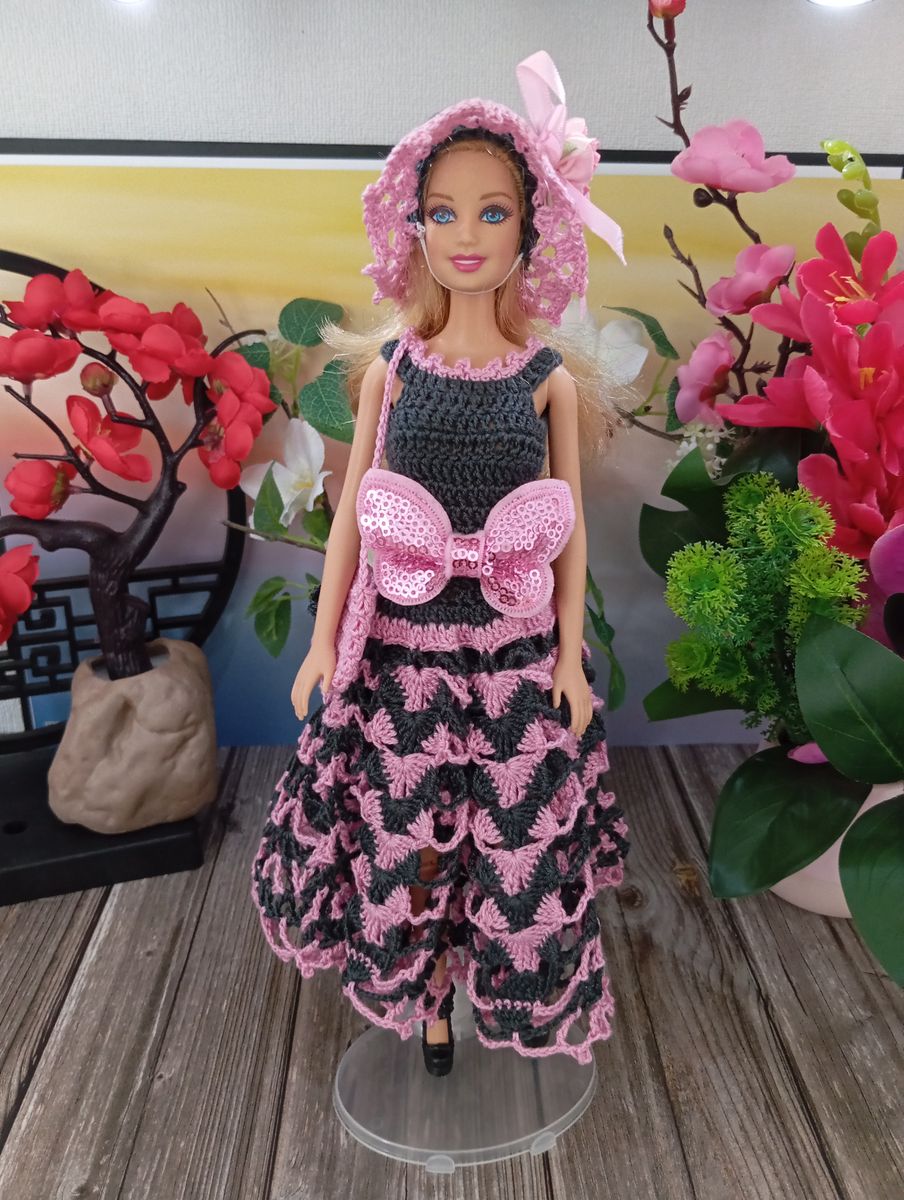 Robe longue grise/rose pour poupée type Barbie