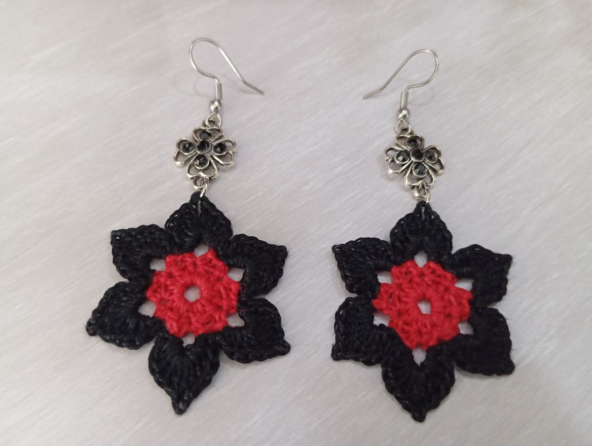 Boucle d'Oreille Rouge/Noire