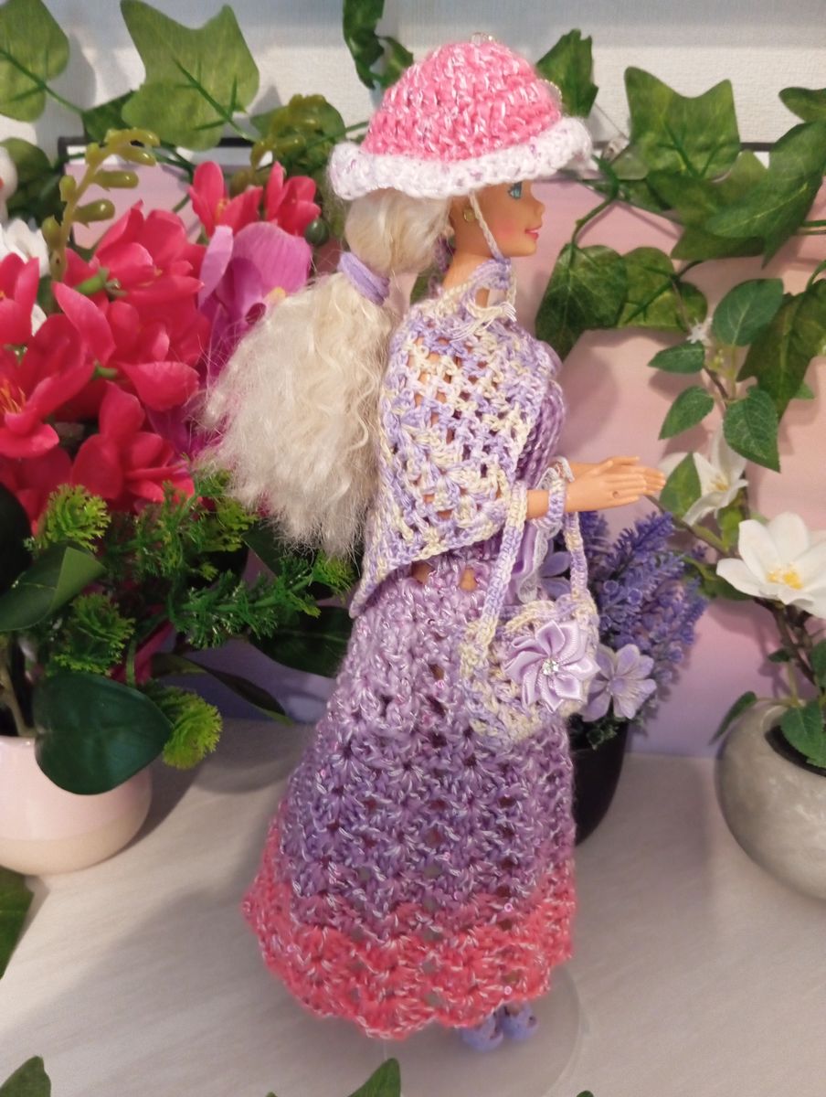 Robe mauve/rose pour poupée type Barbie