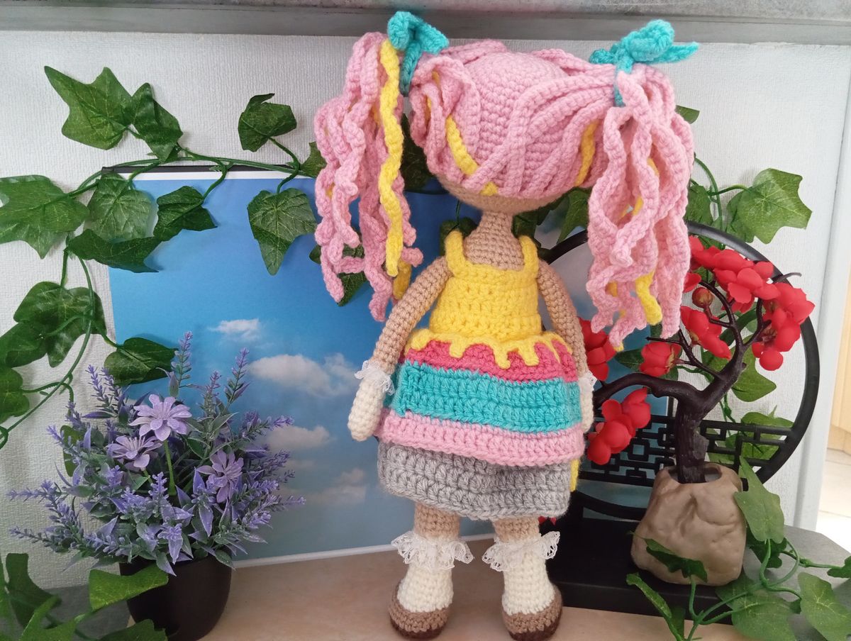 Poupée Amigurumi robe Bleue/Rose/Jaune/grise