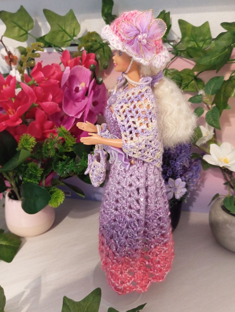 Robe mauve/rose pour poupée type Barbie