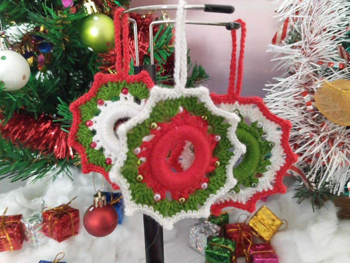 Lot de Petites couronnes de Noël blanche/verte/rouge