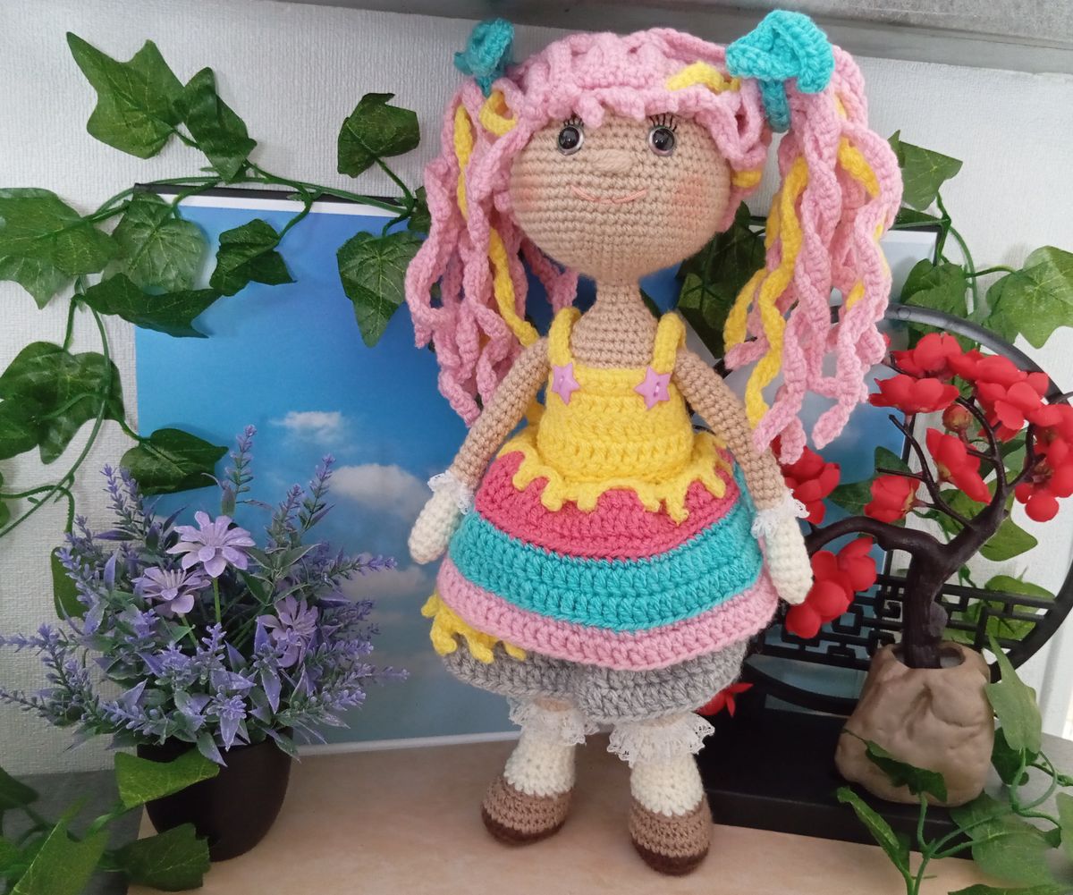 Poupée Amigurumi robe Bleue/Rose/Jaune/grise