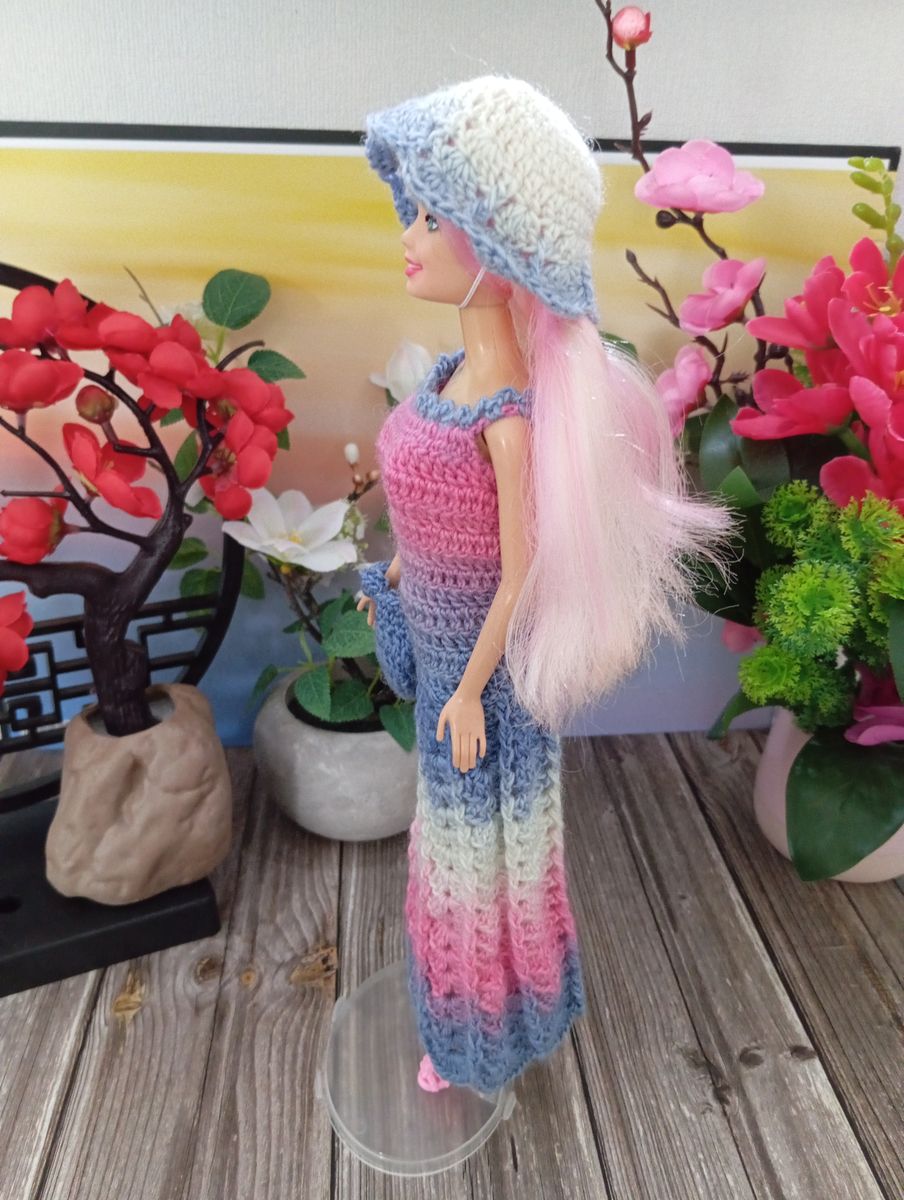 Robe bleu/blanc/rose pour poupée type Barbie