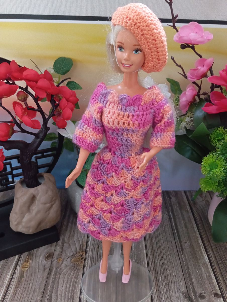 Robe fuchsia/saumon/mauve pour poupée type Barbie