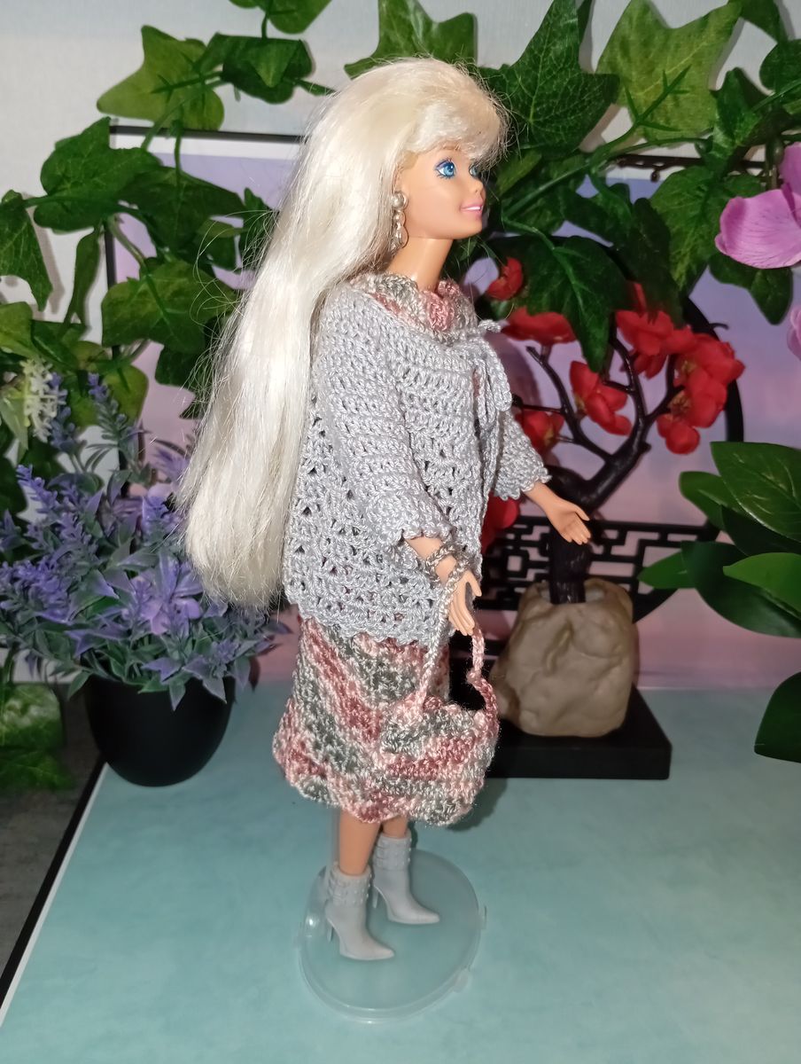 Robe longue grise/rose pour poupée type Barbie
