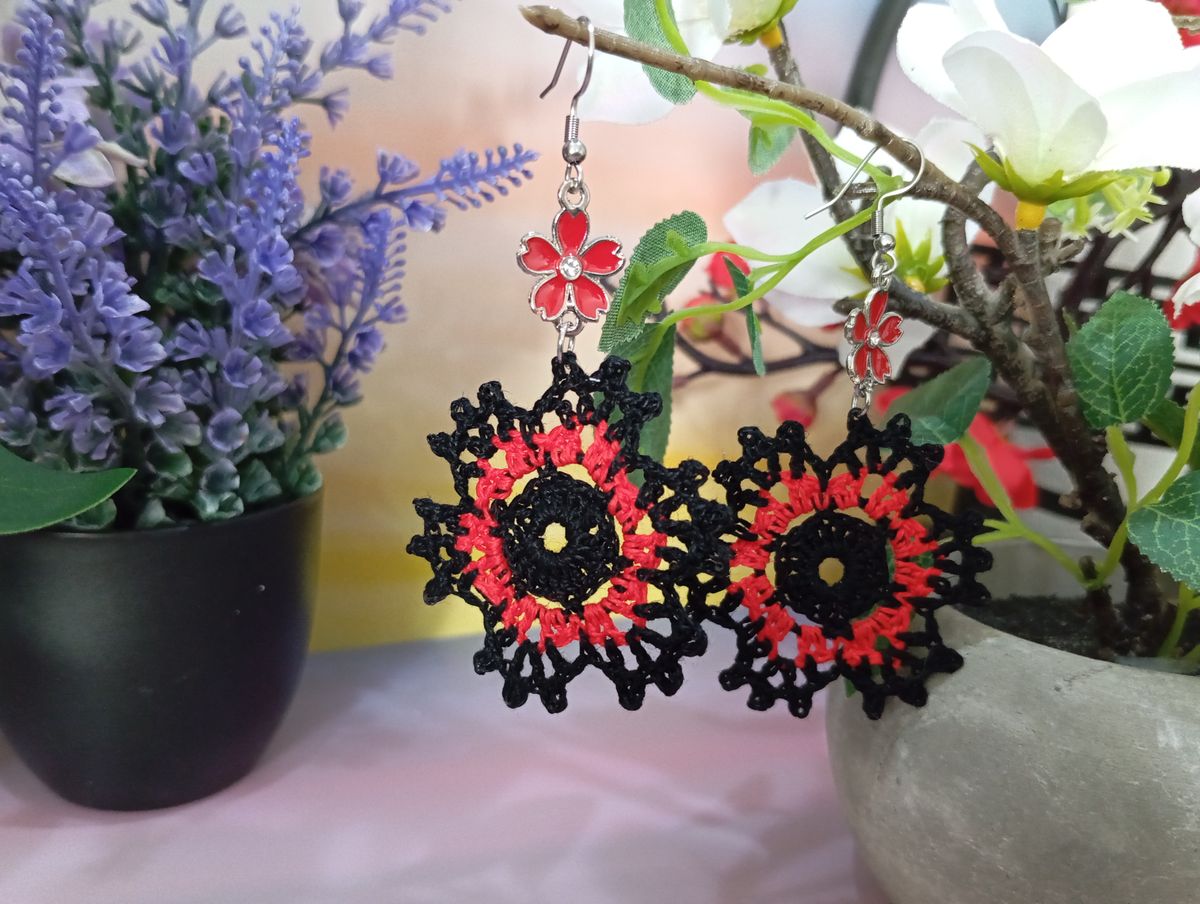 Boucle d'Oreille Noire/rouge
