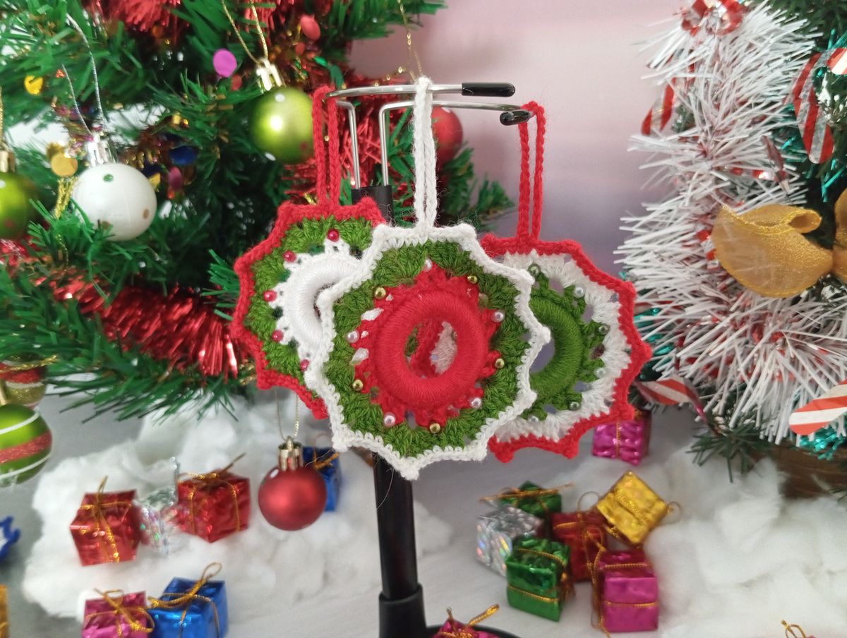 Lot de Petites couronnes de Noël blanche/verte/rouge