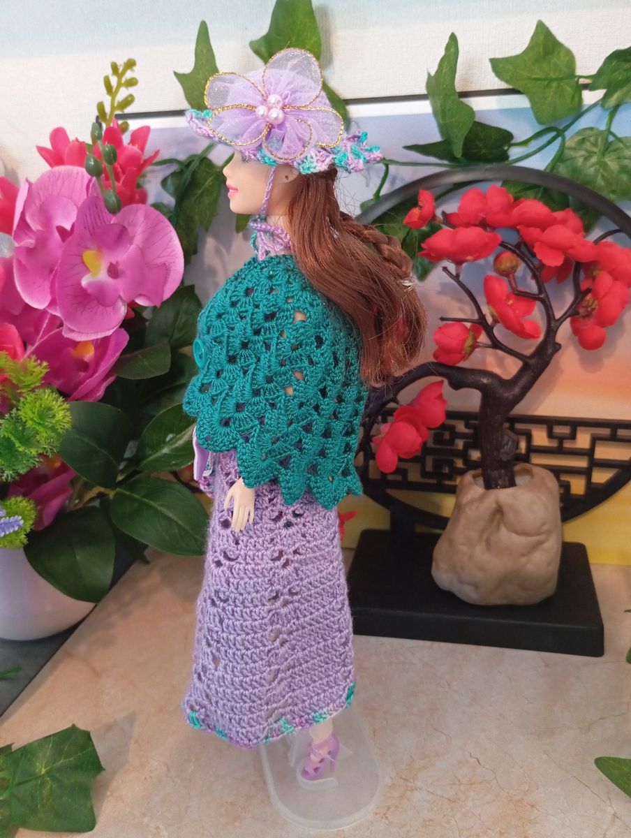 Robe mauve/verte pour poupée type Barbie