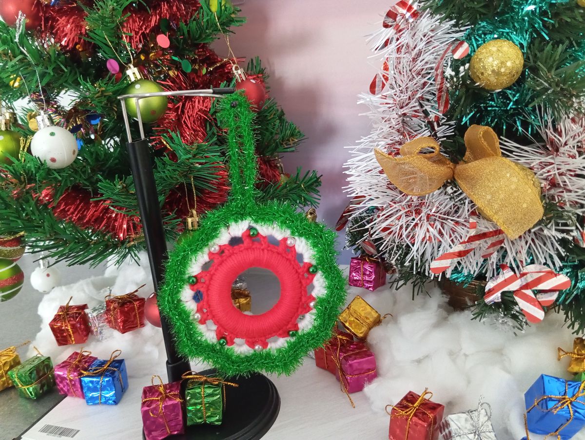 Petite couronne de Noël Verte/rouge/Blanche