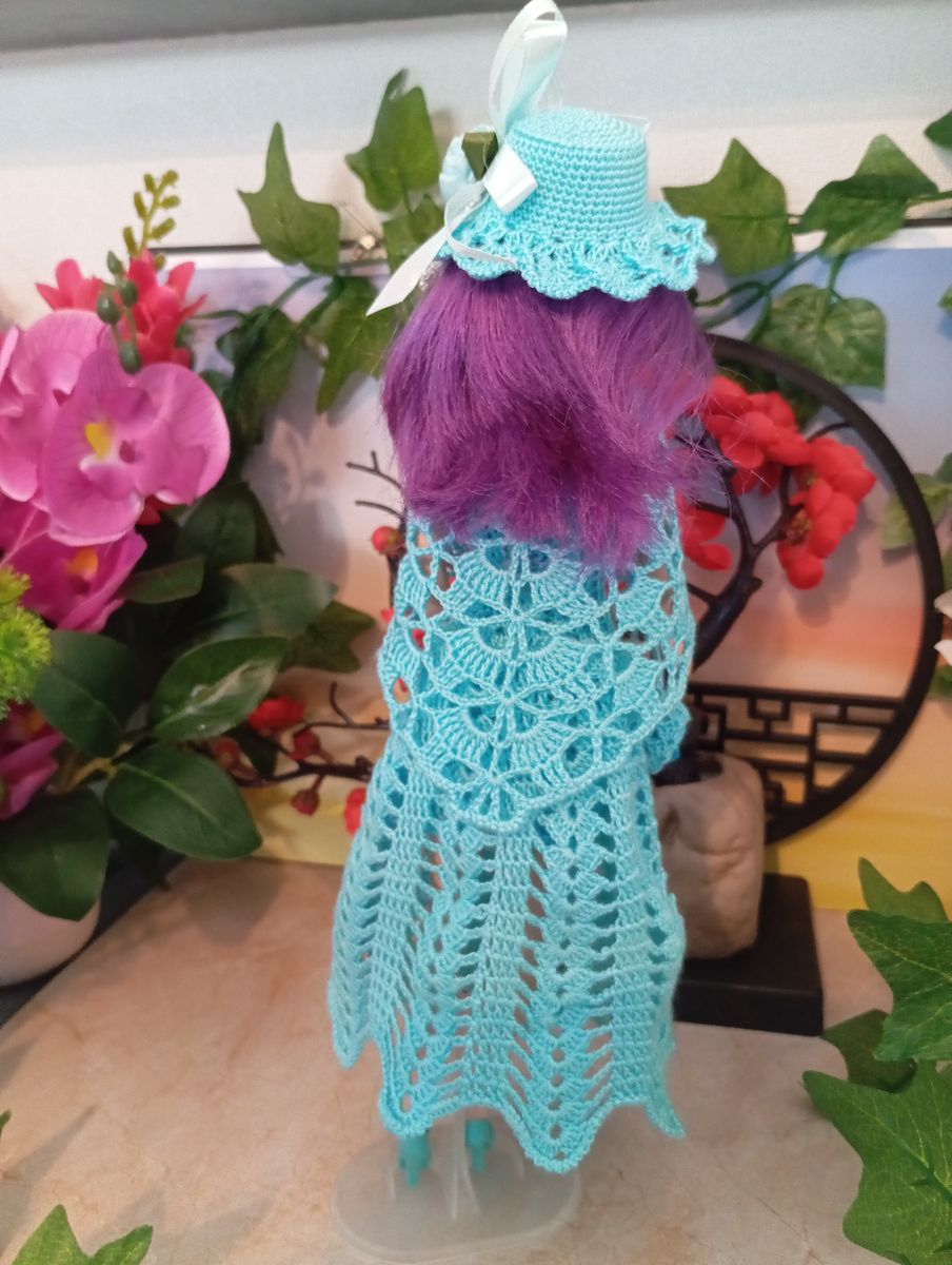 Robe turquoise pour poupée type Barbie