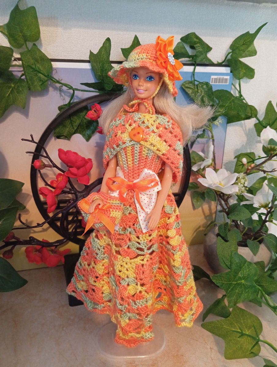 Robe longue orange/jaune/verte pour poupée type Barbie