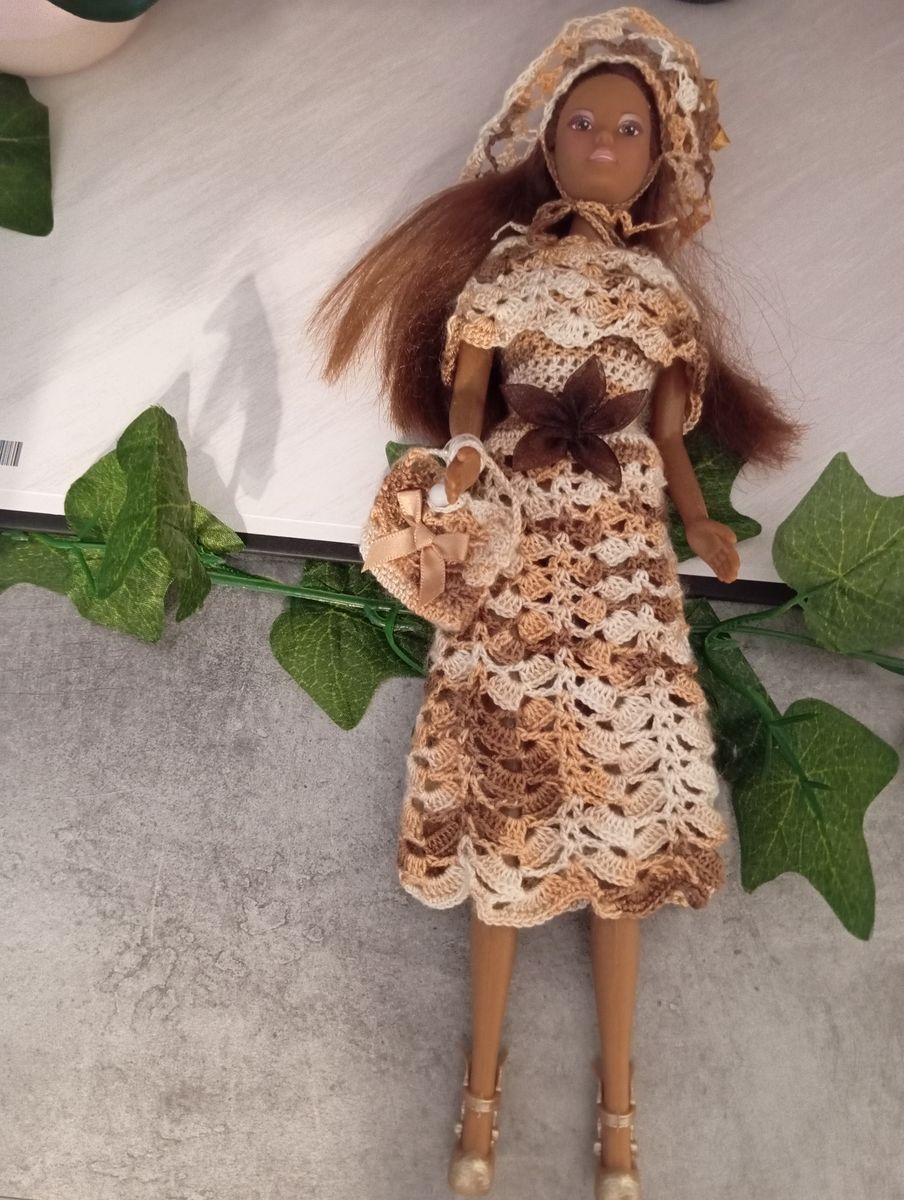 Robe longue marron/beige pour poupée type Barbie