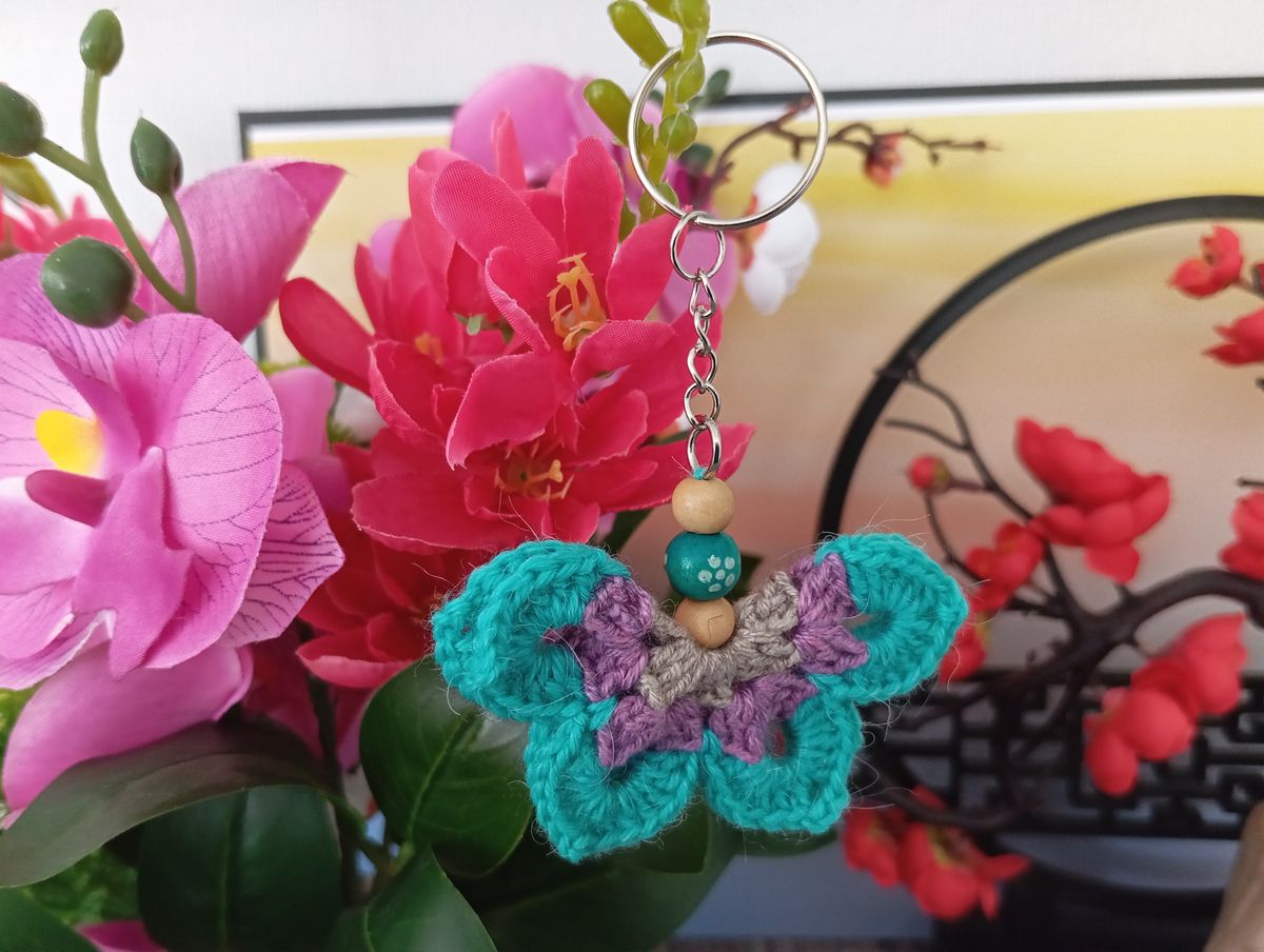 Porte clé papillon vert/violet/marron