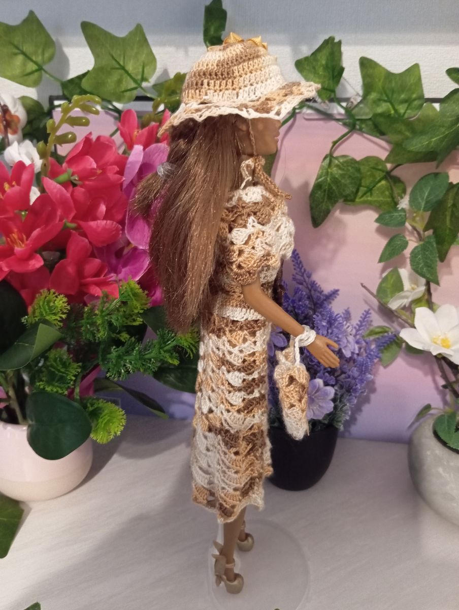 Robe longue marron/beige pour poupée type Barbie