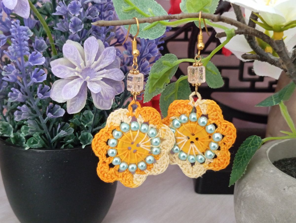 Boucle d'Oreille Orange/Jaune avec bouton et perles