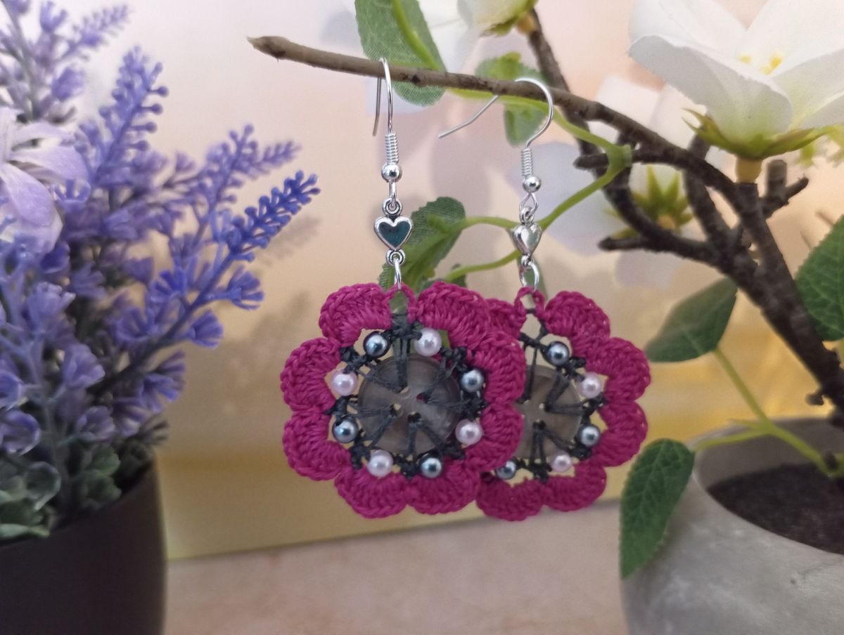 Boucle d'Oreille Grenat avec bouton et perles