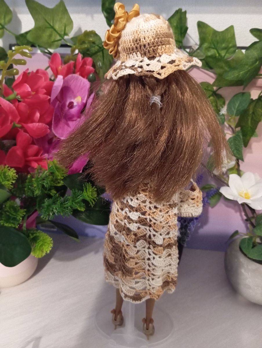 Robe longue marron/beige pour poupée type Barbie