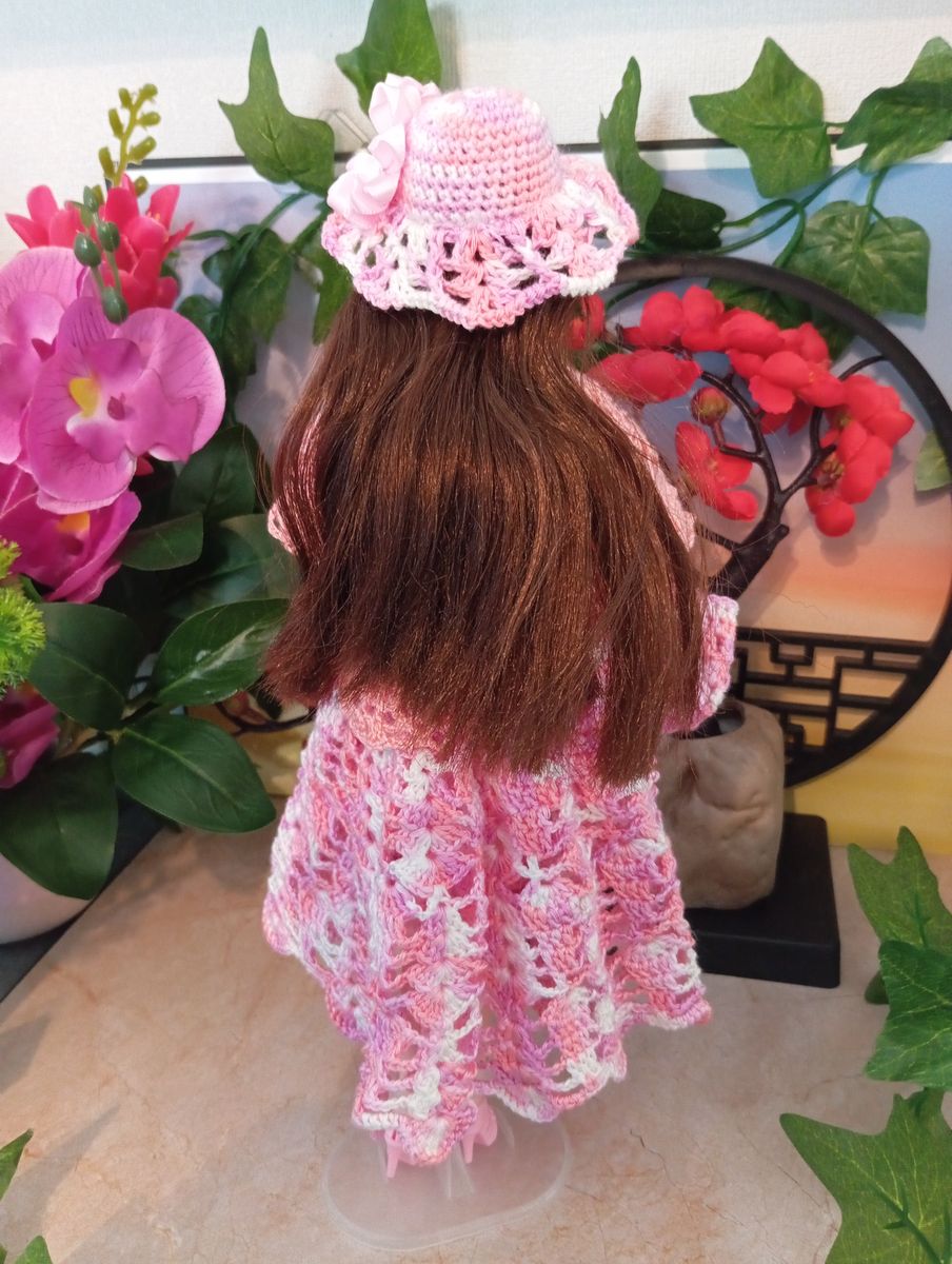 Robe rose/blanche pour poupée type Barbie