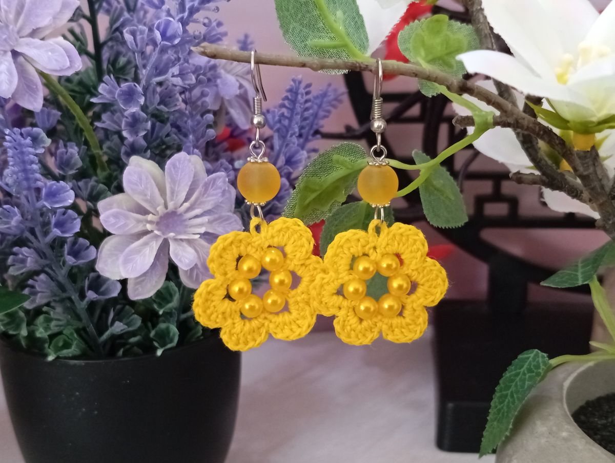 Boucle d'Oreille Jaune avec perles