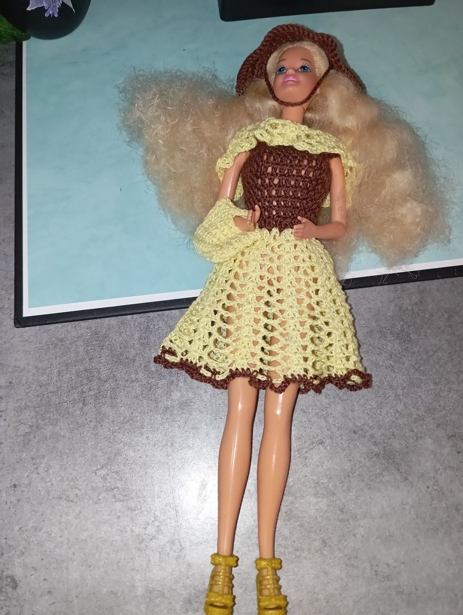 Robe courte jaune/marron pour poupée type Barbie
