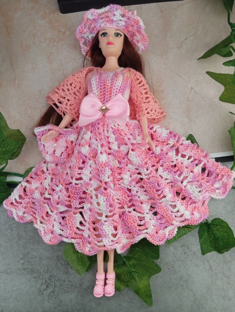 Robe rose/blanche pour poupée type Barbie