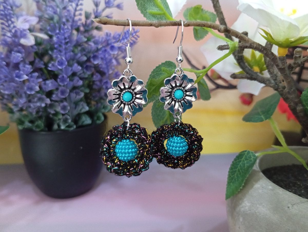 Boucle d'Oreille Noire avec perle