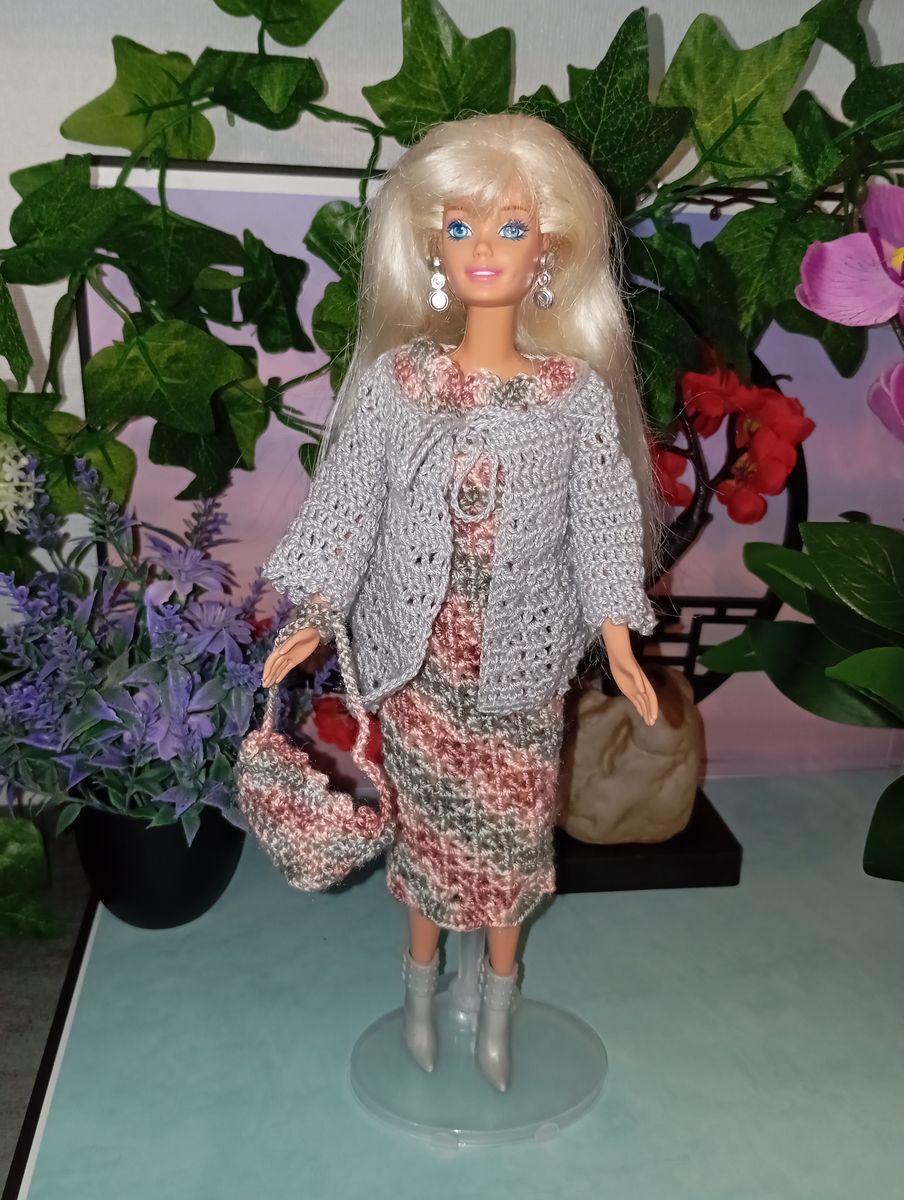 Robe longue grise/rose pour poupée type Barbie