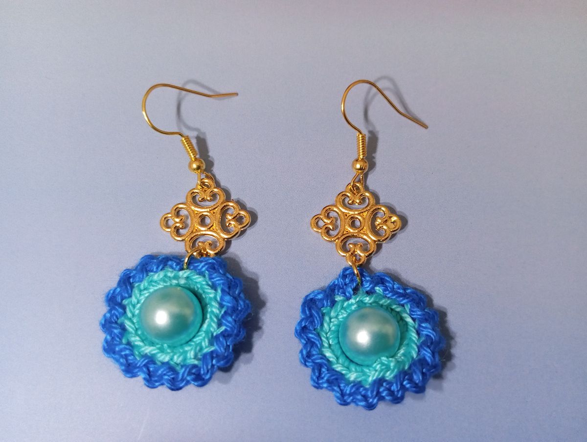 Boucle d'Oreille Bleue avec perle
