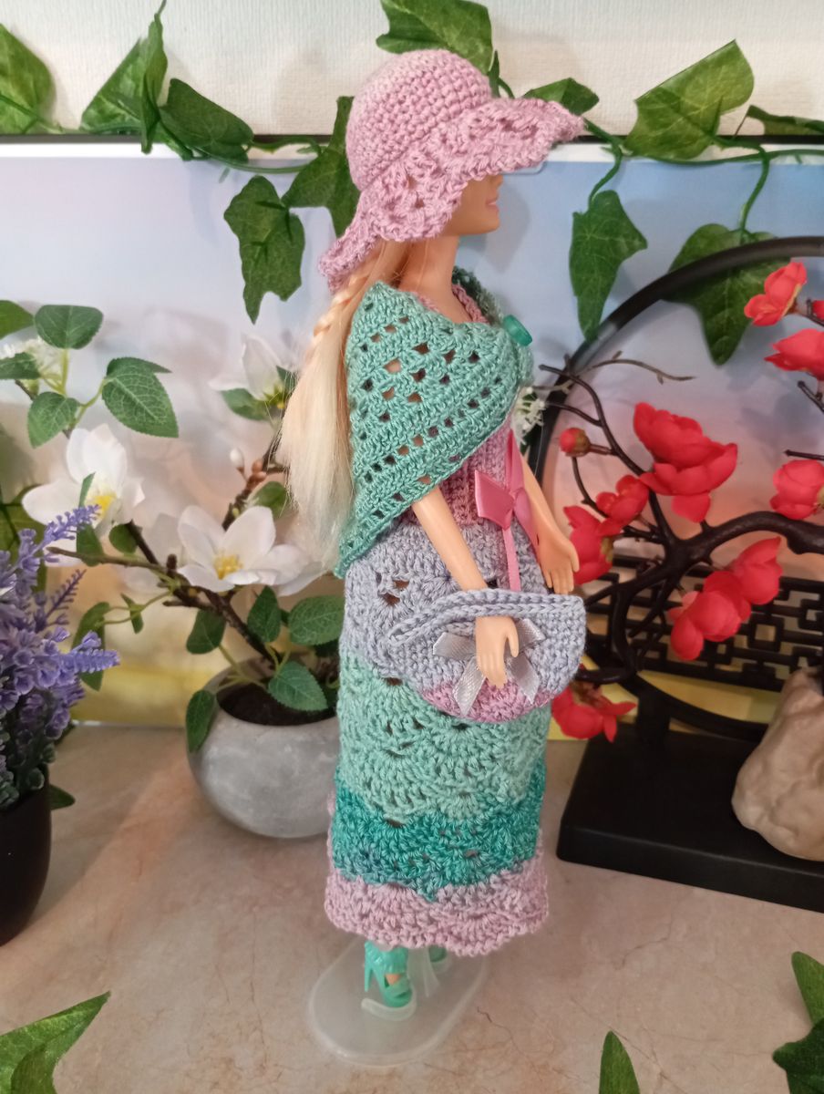 Robe bleu-gris/vert/rose pour poupée type Barbie