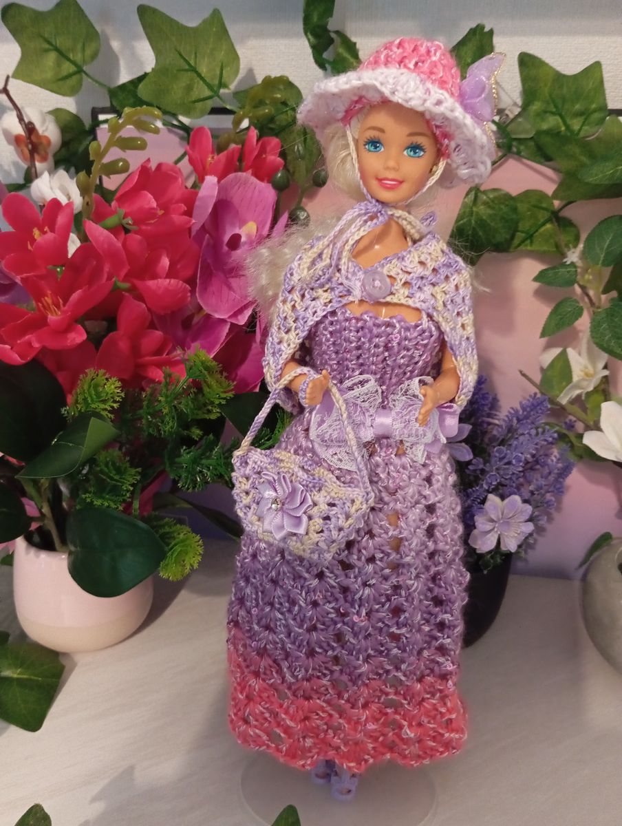 Robe mauve/rose pour poupée type Barbie
