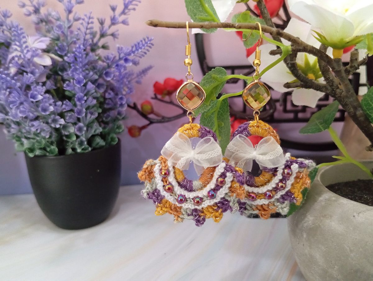 Boucle d'Oreille Violette/Bleue/Jaune moutarde/Blanche avec perles
