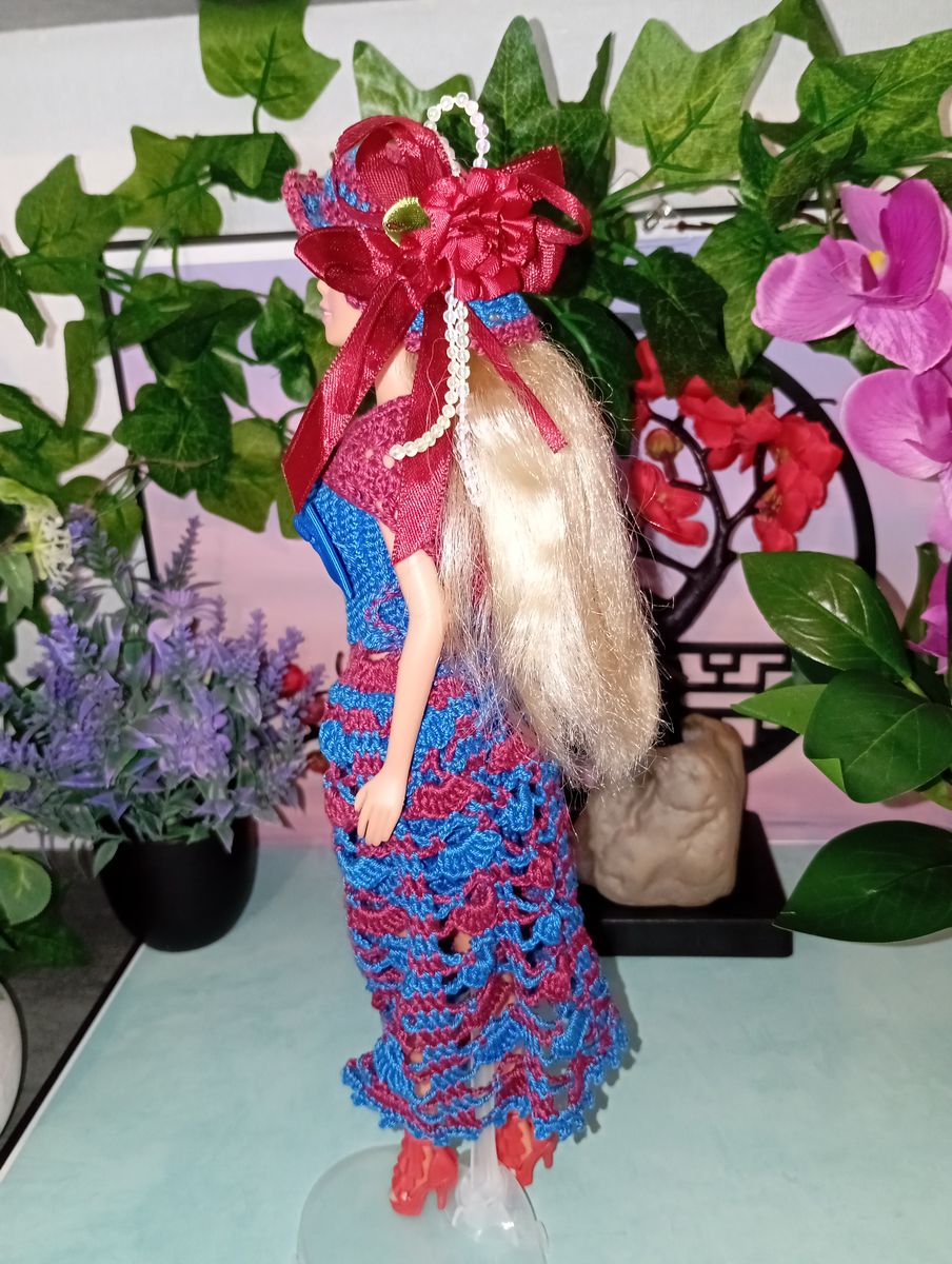 Robe bordeaux/bleu pour poupée type Barbie