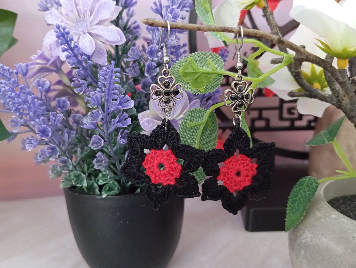 Boucle d'Oreille Rouge/Noire