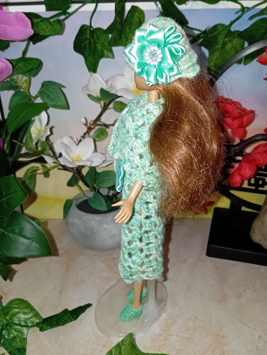 Robe verte pour poupée type Barbie